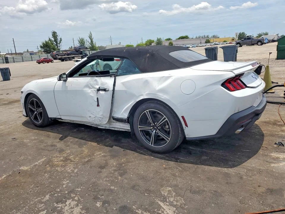 Ford Mustang, снимка 2 - Автомобили и джипове - 55555271