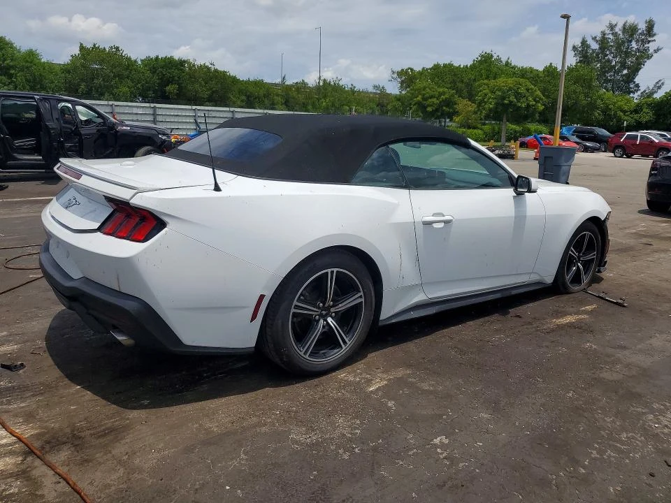 Ford Mustang, снимка 3 - Автомобили и джипове - 55555271
