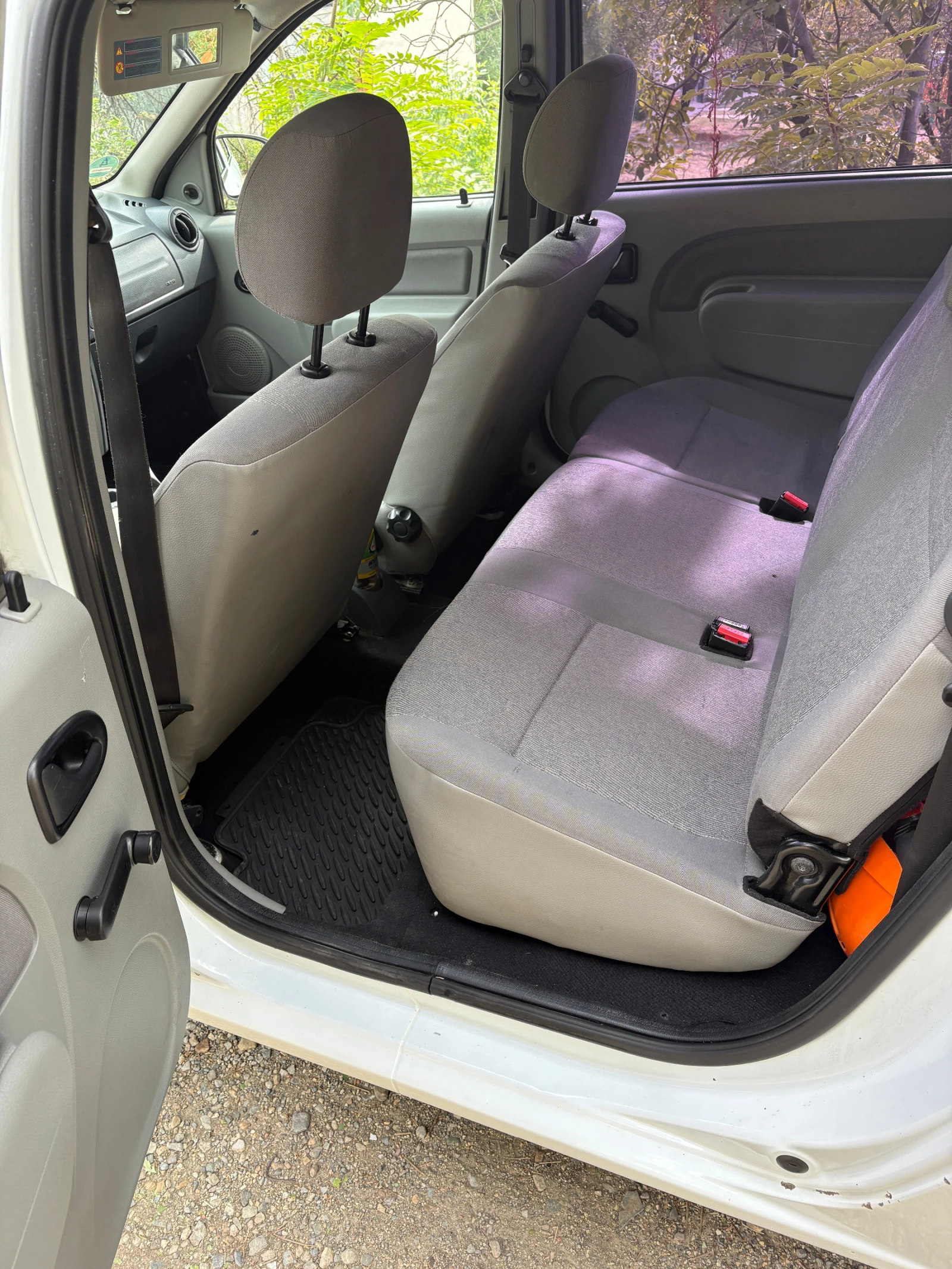 Dacia Logan, снимка 7 - Автомобили и джипове - 56322837