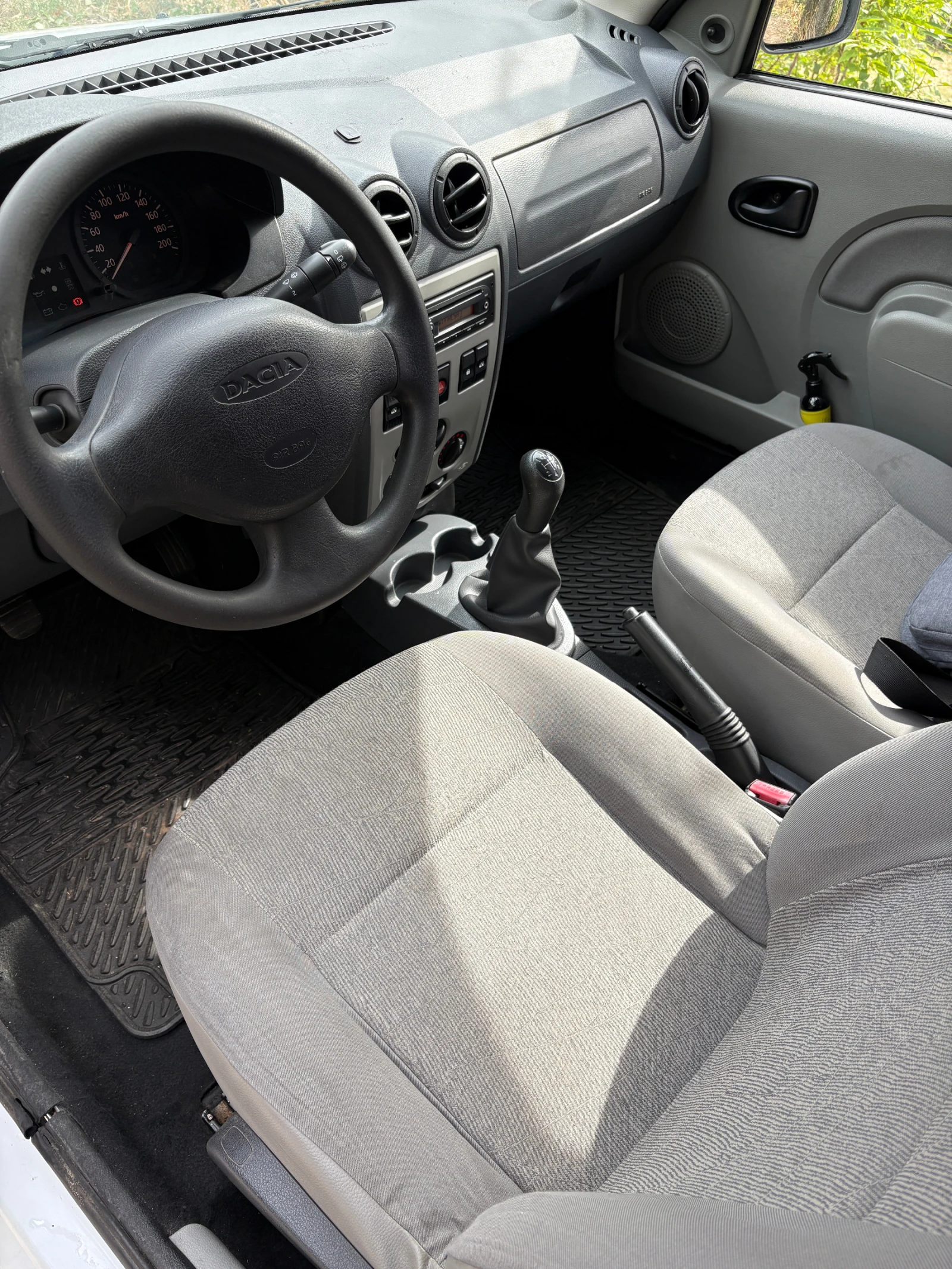 Dacia Logan, снимка 9 - Автомобили и джипове - 56322837