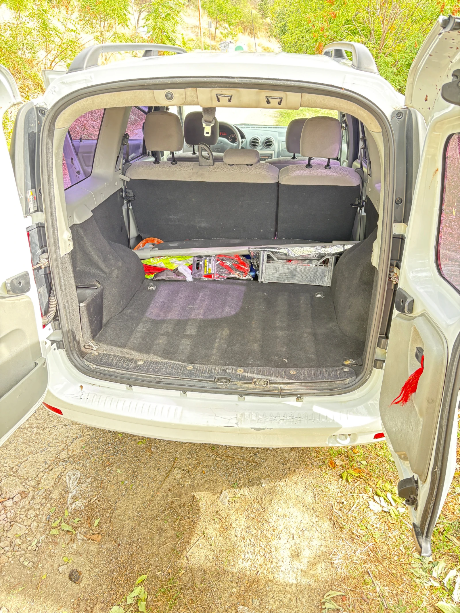Dacia Logan, снимка 11 - Автомобили и джипове - 56322837