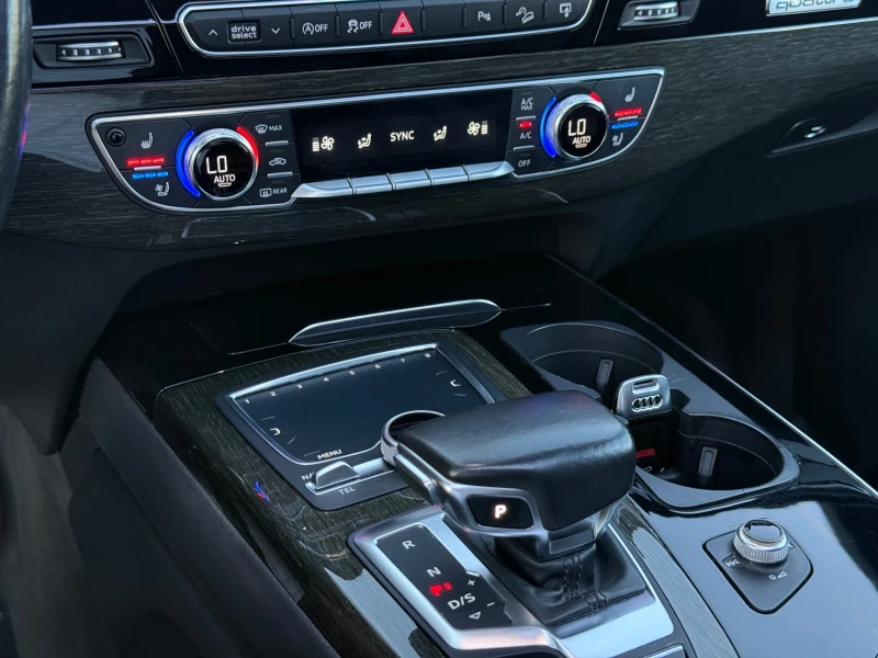 Audi Q7 3.0T* QUATTRO* PANO* OBDUH* ЛИЗИНГ, снимка 9 - Автомобили и джипове - 51515566