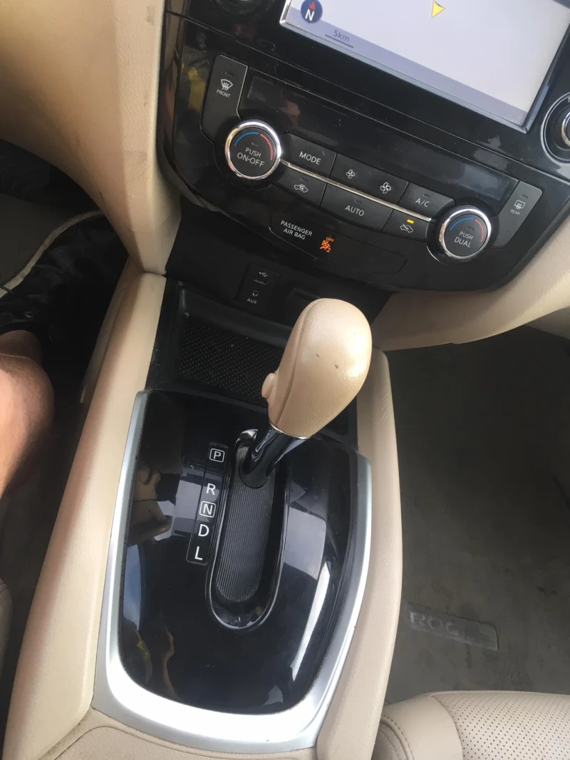 Nissan Rogue, снимка 7 - Автомобили и джипове - 52778476