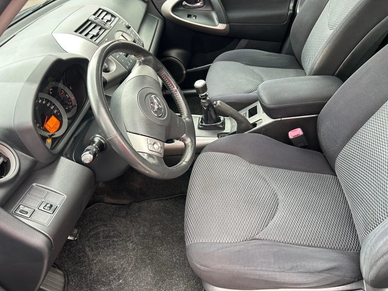 Toyota Rav4 2.2-136к., снимка 8 - Автомобили и джипове - 53021272