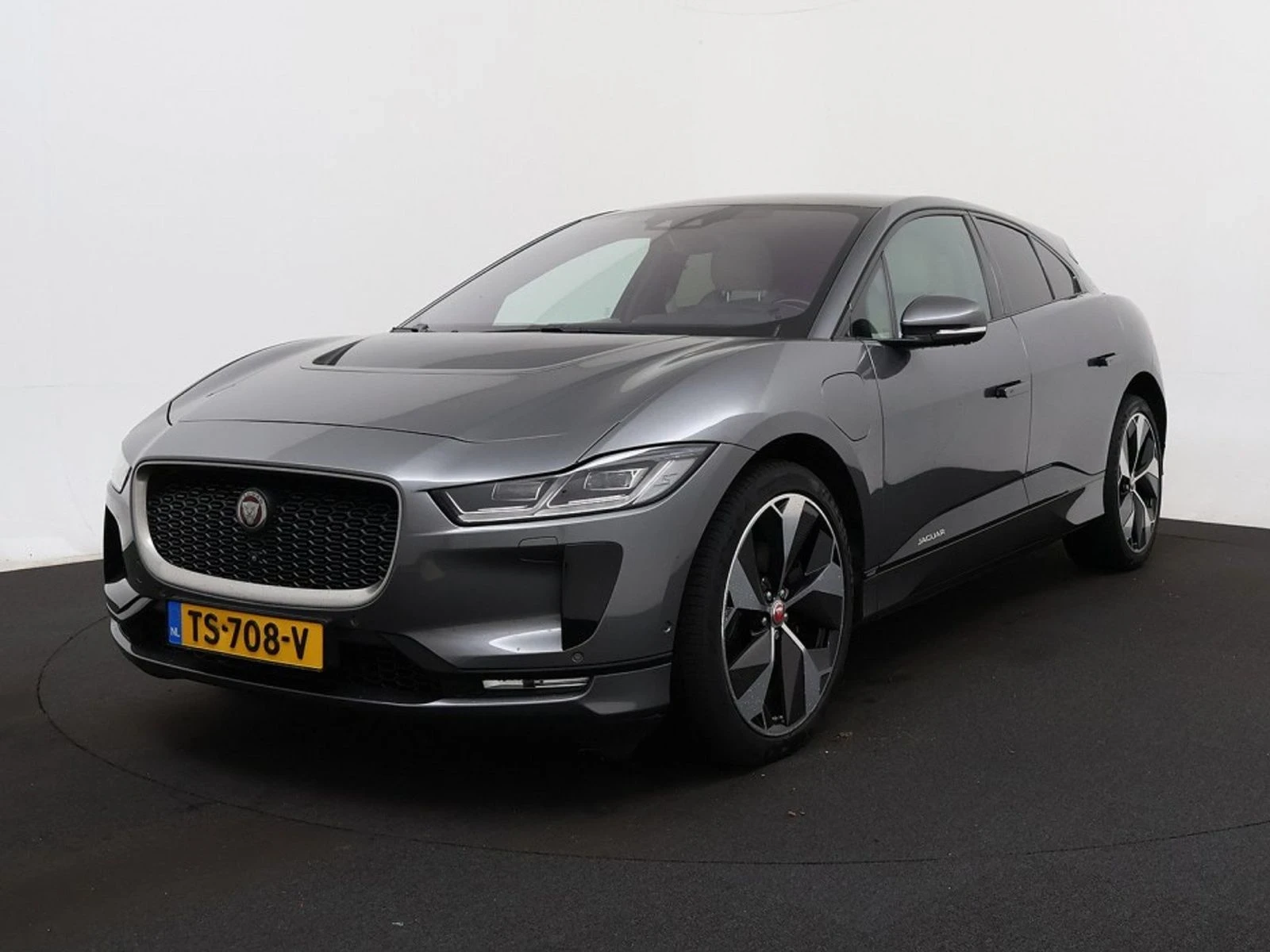Jaguar I-Pace Full First edition panorama  - изображение 3