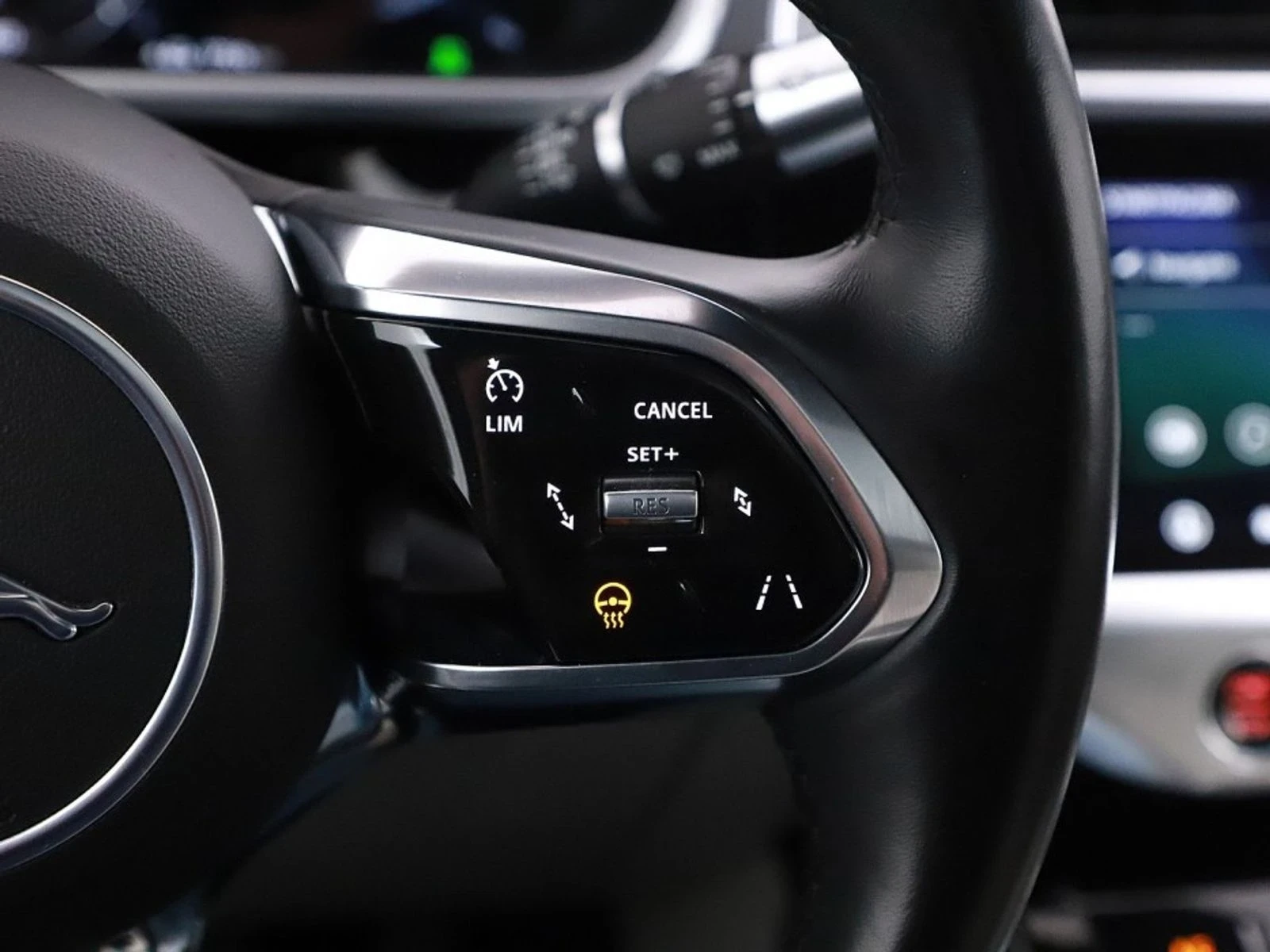 Jaguar I-Pace Full First edition panorama  - изображение 10
