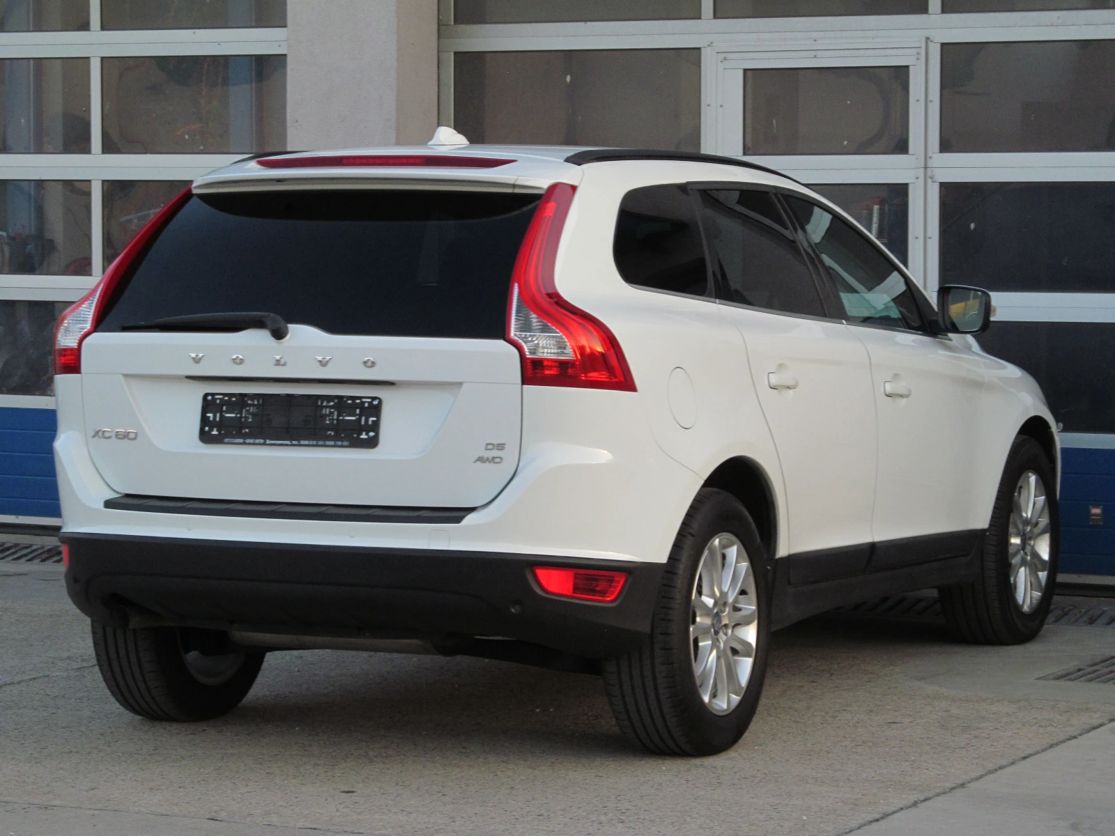 Volvo XC60 2.4D/D5/SUMMUM - изображение 4