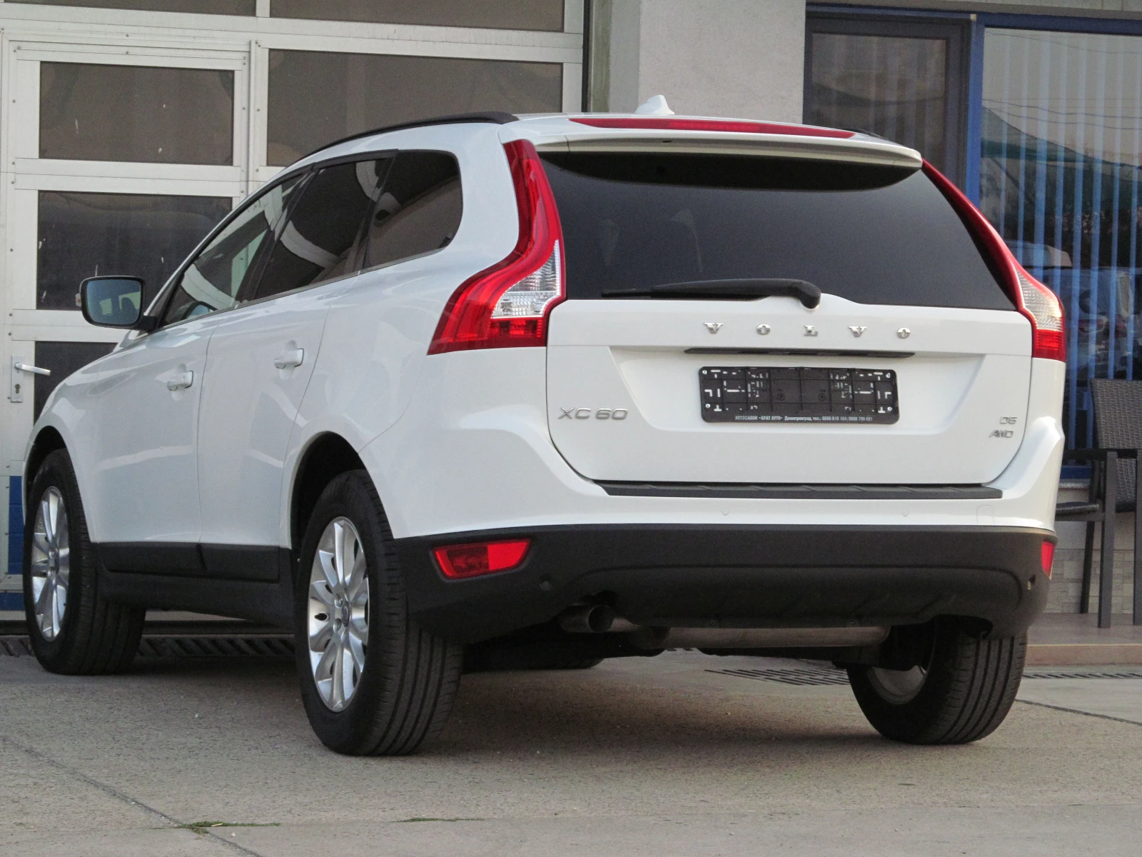 Volvo XC60 2.4D/D5/SUMMUM - изображение 6