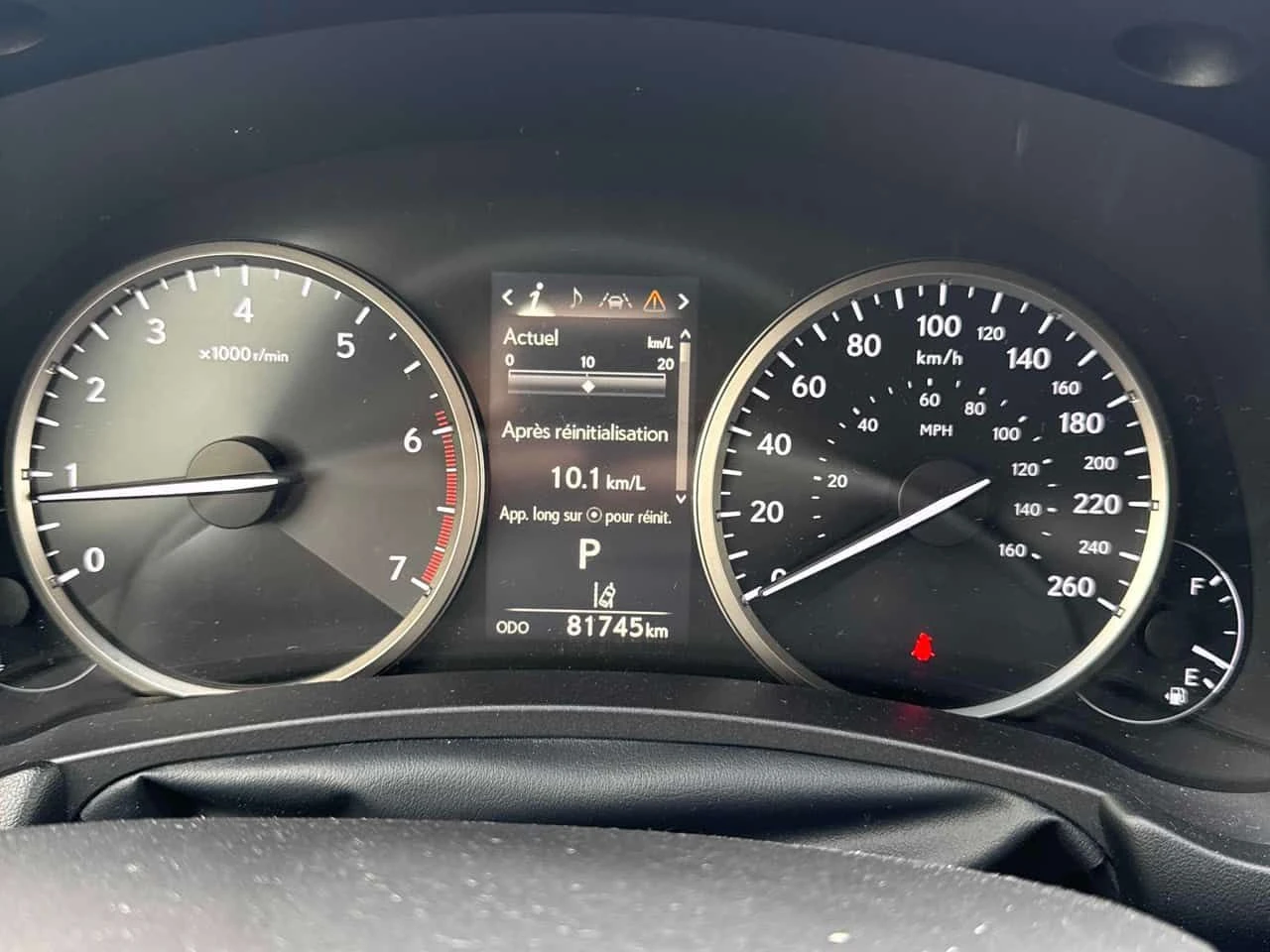 Lexus NX 300 2 КЛЮЧА * ПОДГРЕВИ * ШИБИДАХ * CARFAX, снимка 8 - Автомобили и джипове - 54042597