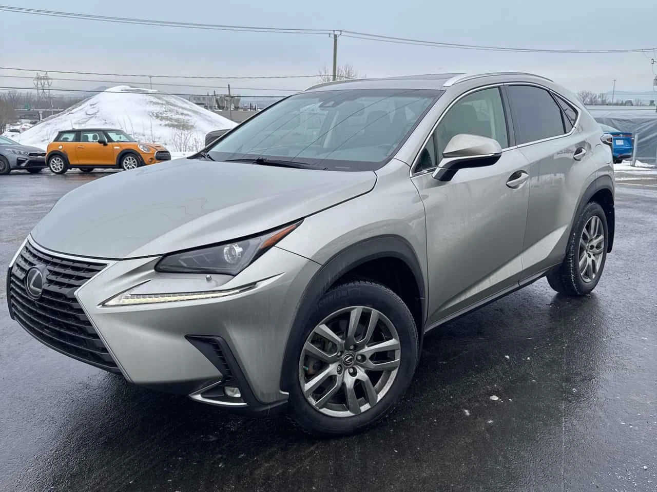Lexus NX 300 2 КЛЮЧА * ПОДГРЕВИ * ШИБИДАХ * CARFAX, снимка 11 - Автомобили и джипове - 54042597