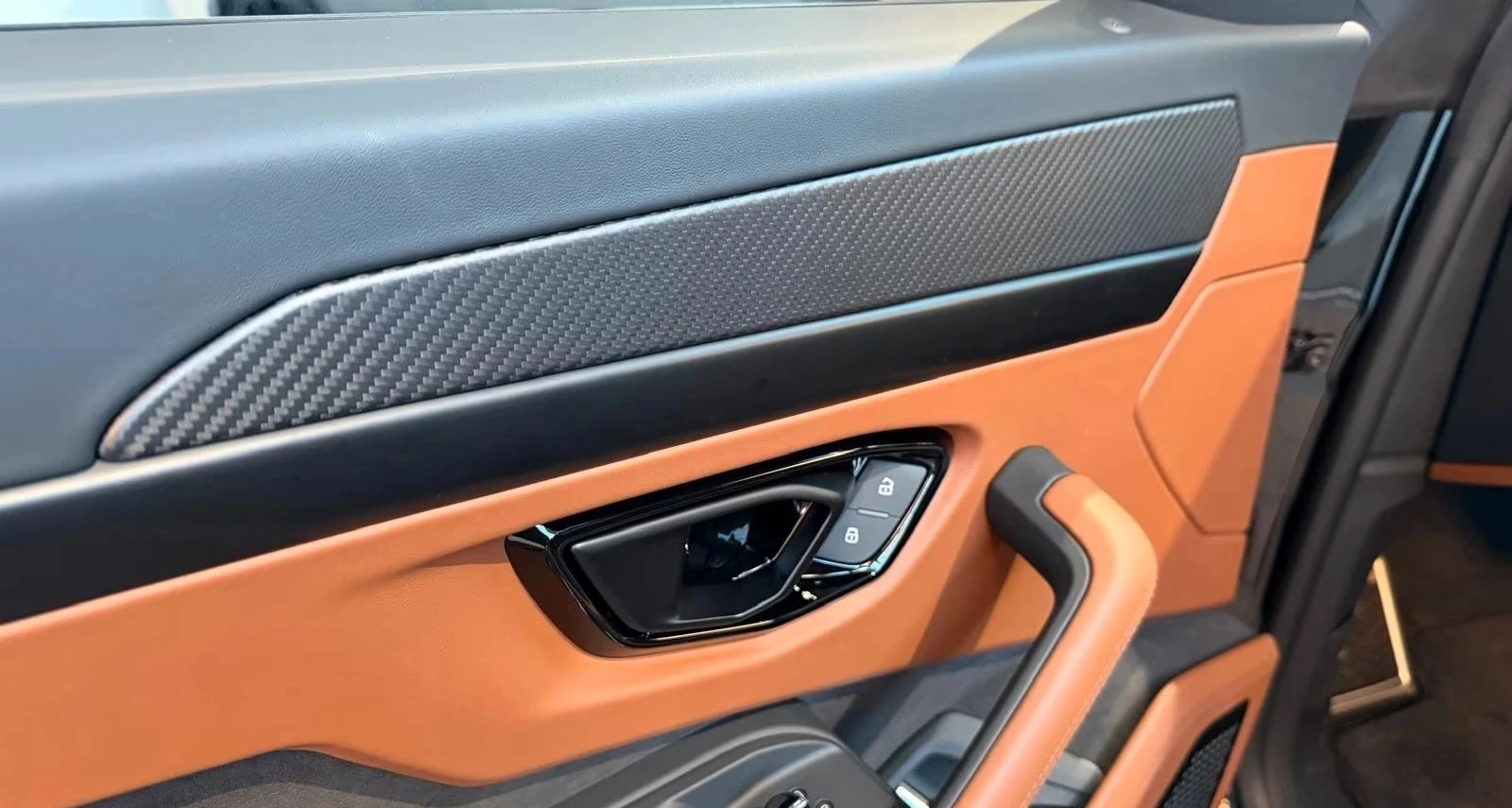 Lamborghini Urus SE 2.08л/100км, снимка 10 - Автомобили и джипове - 54332563