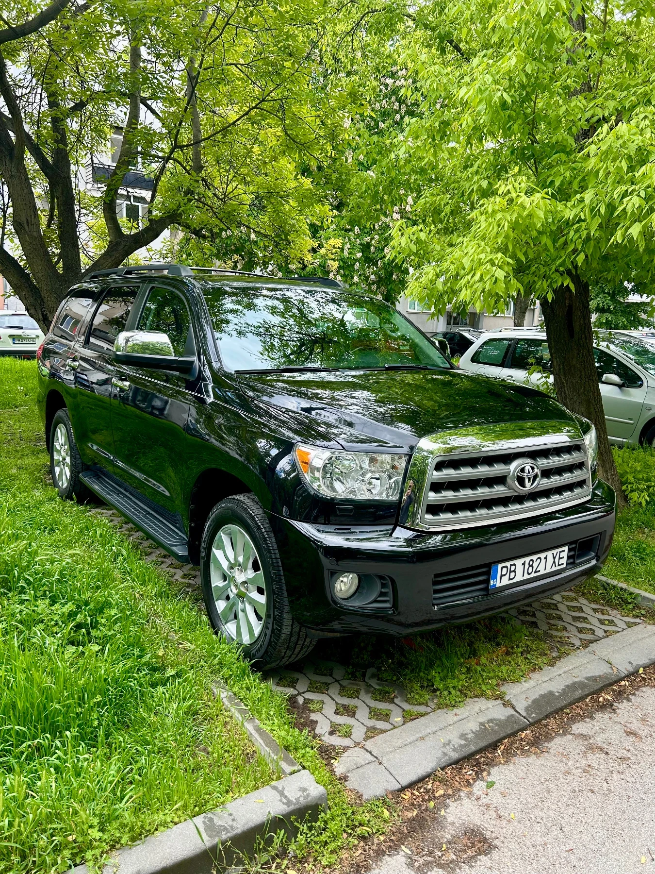 Toyota Sequoia Platinum, снимка 2 - Автомобили и джипове - 54402886