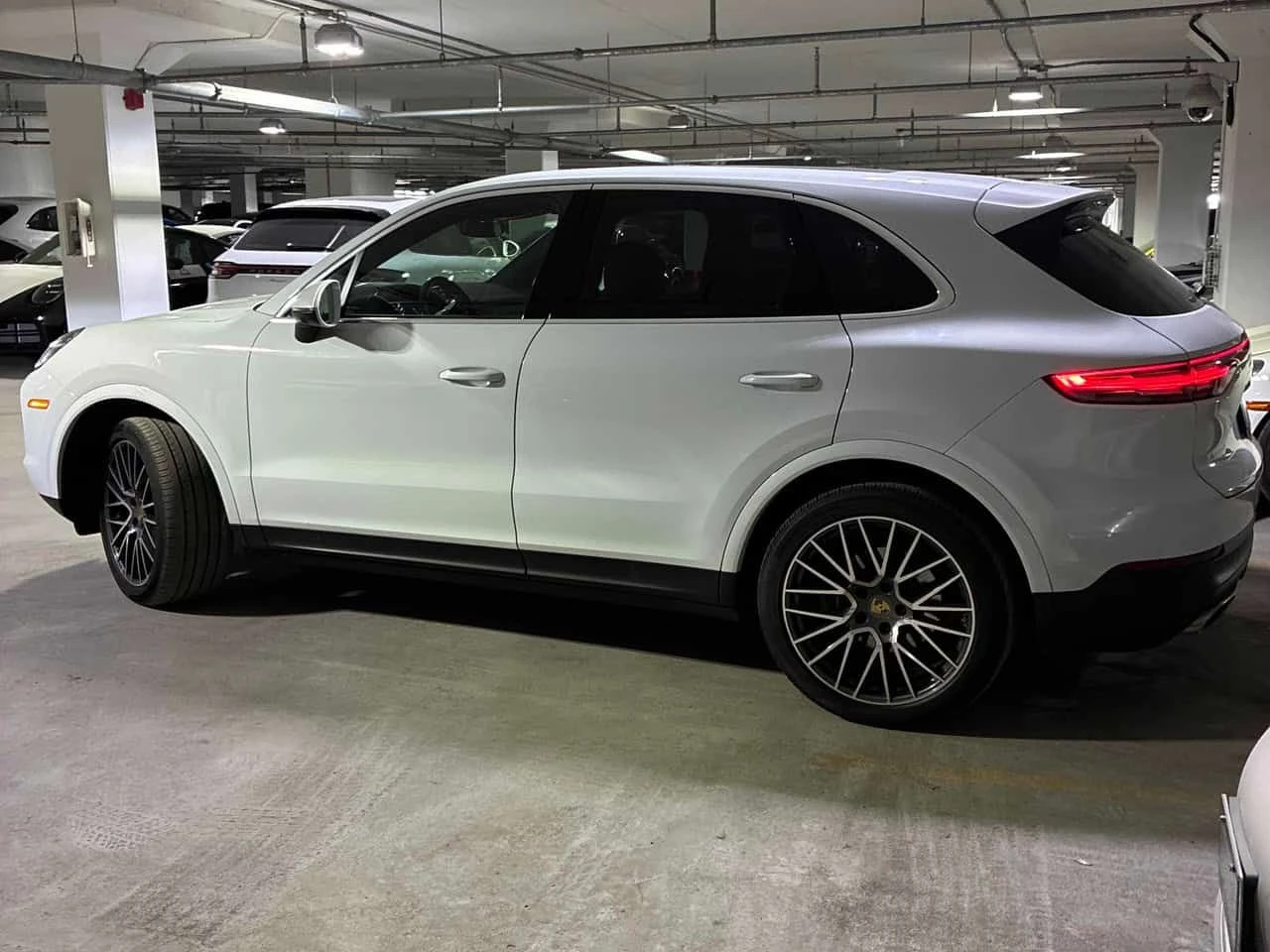 Porsche Cayenne AWD  CARFAX | Mobile.bg � ����������� 2