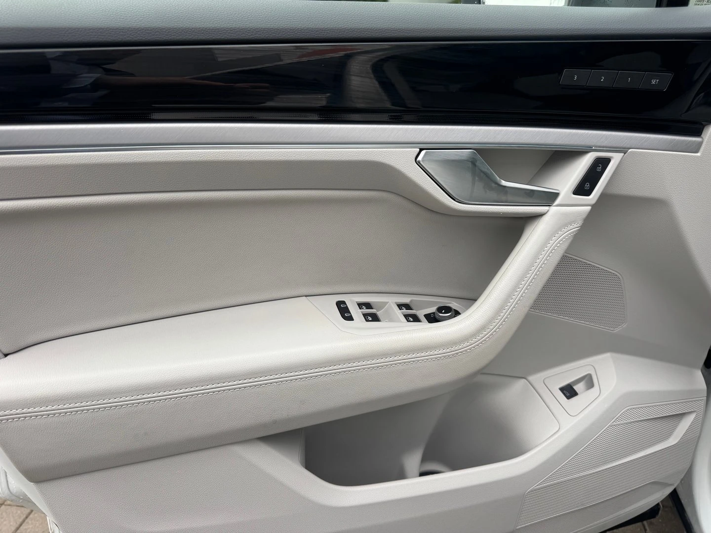 VW Touareg, снимка 16 - Автомобили и джипове - 55650311