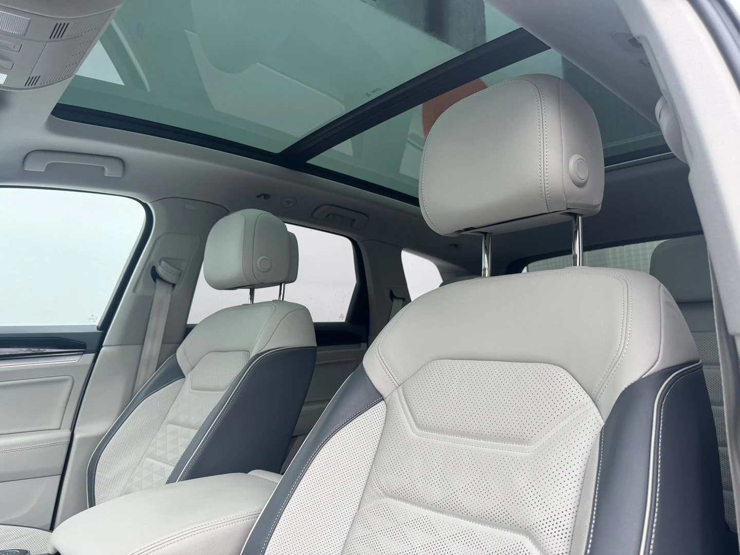 VW Touareg, снимка 5 - Автомобили и джипове - 55650311