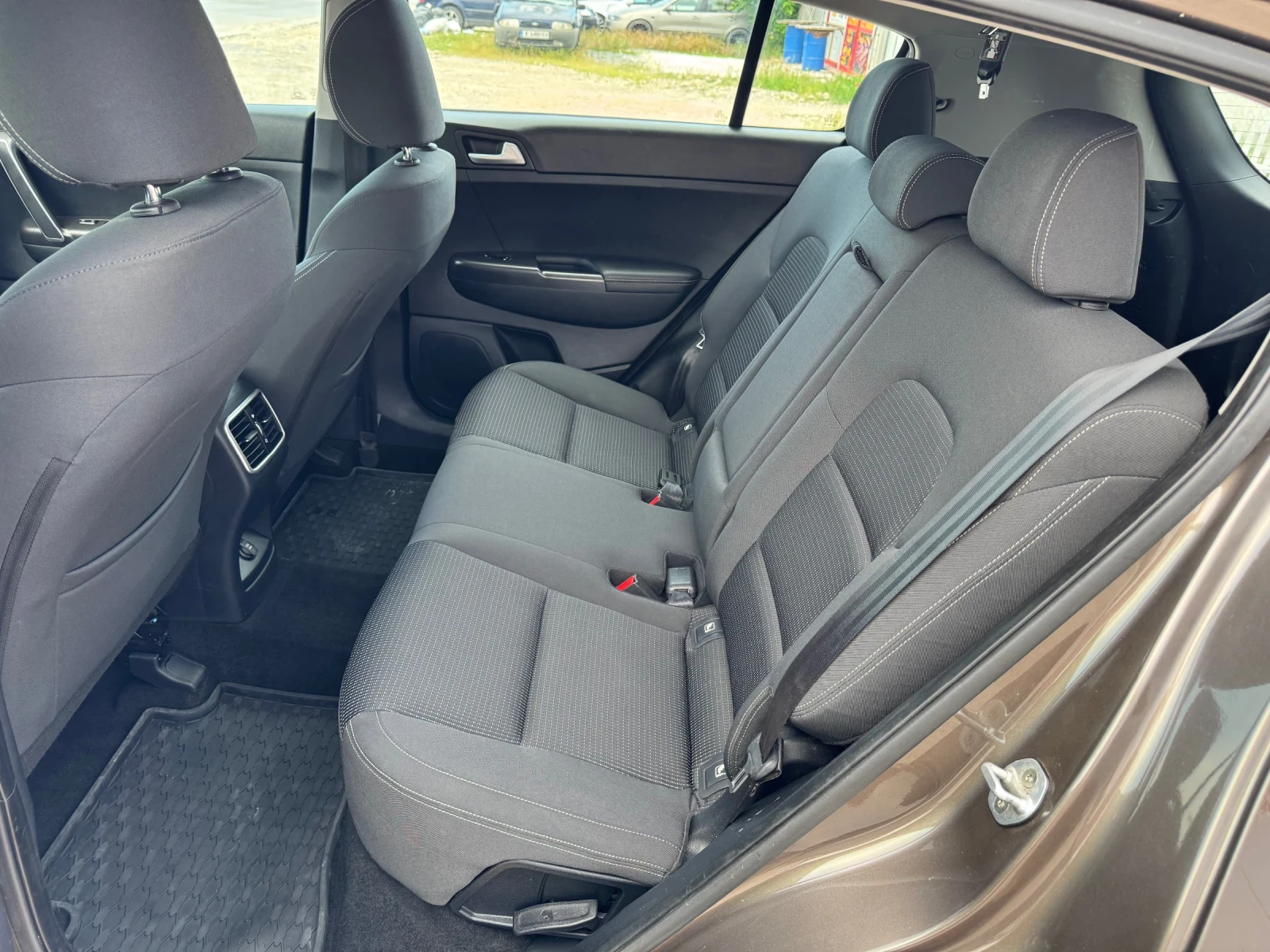 Kia Sportage 1.6 GDI EX+ , снимка 12 - Автомобили и джипове - 54780323