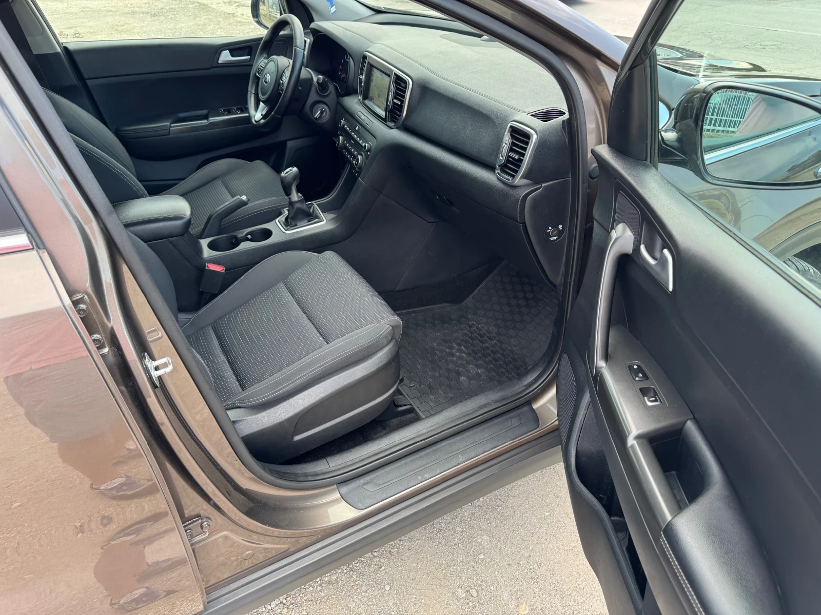 Kia Sportage 1.6 GDI EX+ , снимка 10 - Автомобили и джипове - 54780323