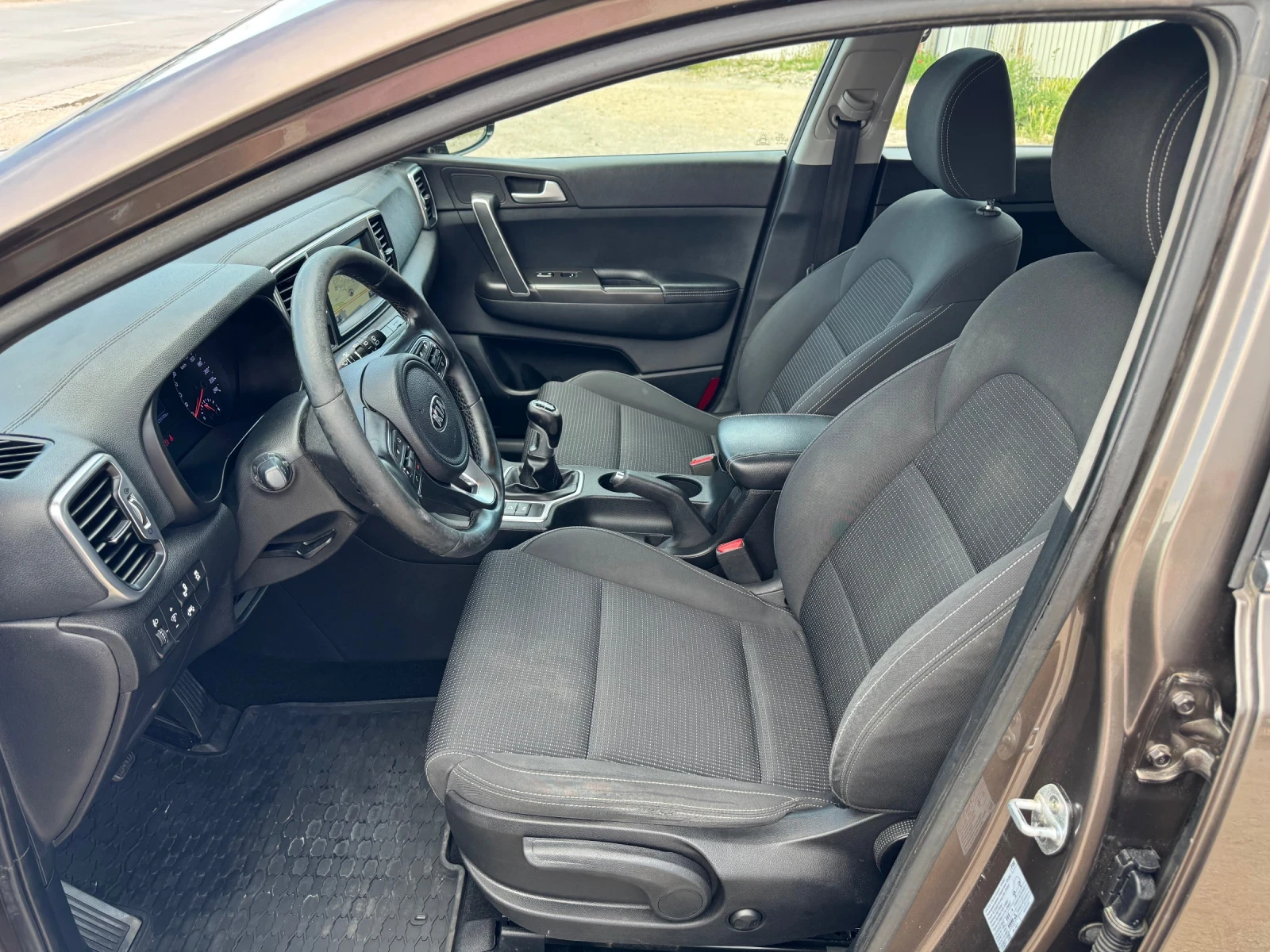 Kia Sportage 1.6 GDI EX+ , снимка 8 - Автомобили и джипове - 54780323