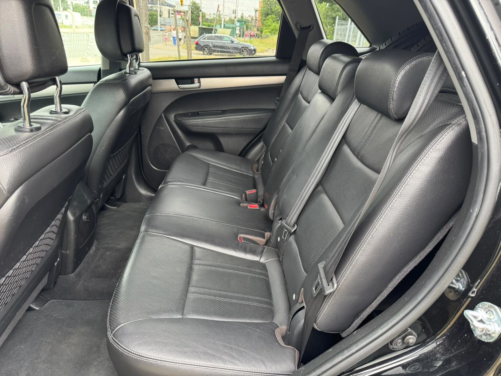 Kia Sorento 2.0CRDi/4х4/AVTOMAT/КОЖА/NAVI, снимка 12 - Автомобили и джипове - 55142027