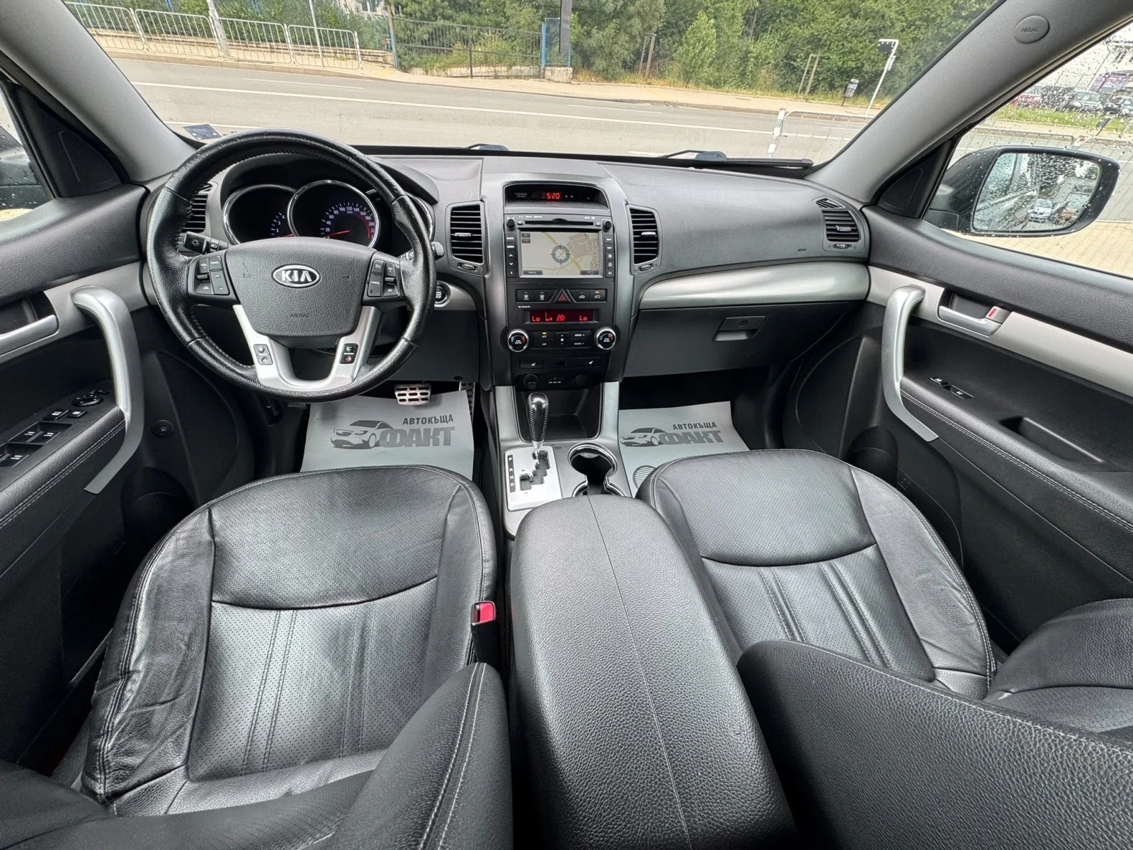 Kia Sorento 2.0CRDi/4х4/AVTOMAT/КОЖА/NAVI, снимка 9 - Автомобили и джипове - 55142027