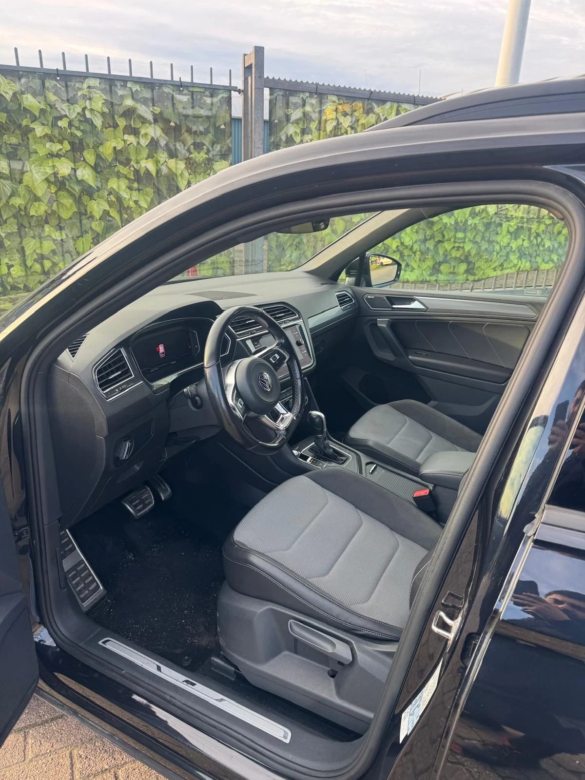 VW Tiguan, снимка 4 - Автомобили и джипове - 55175809