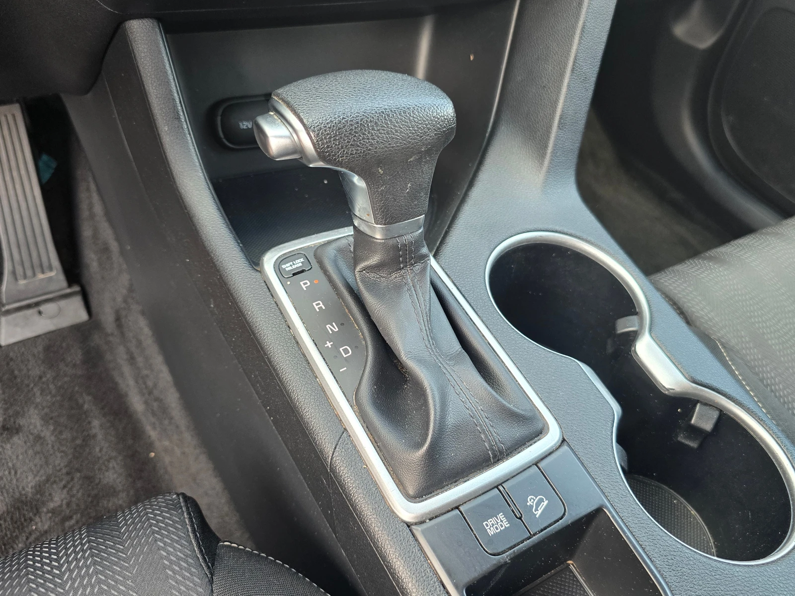 Kia Sportage 2.4i/АWD/Авт./Лизинг, снимка 11 - Автомобили и джипове - 55392777