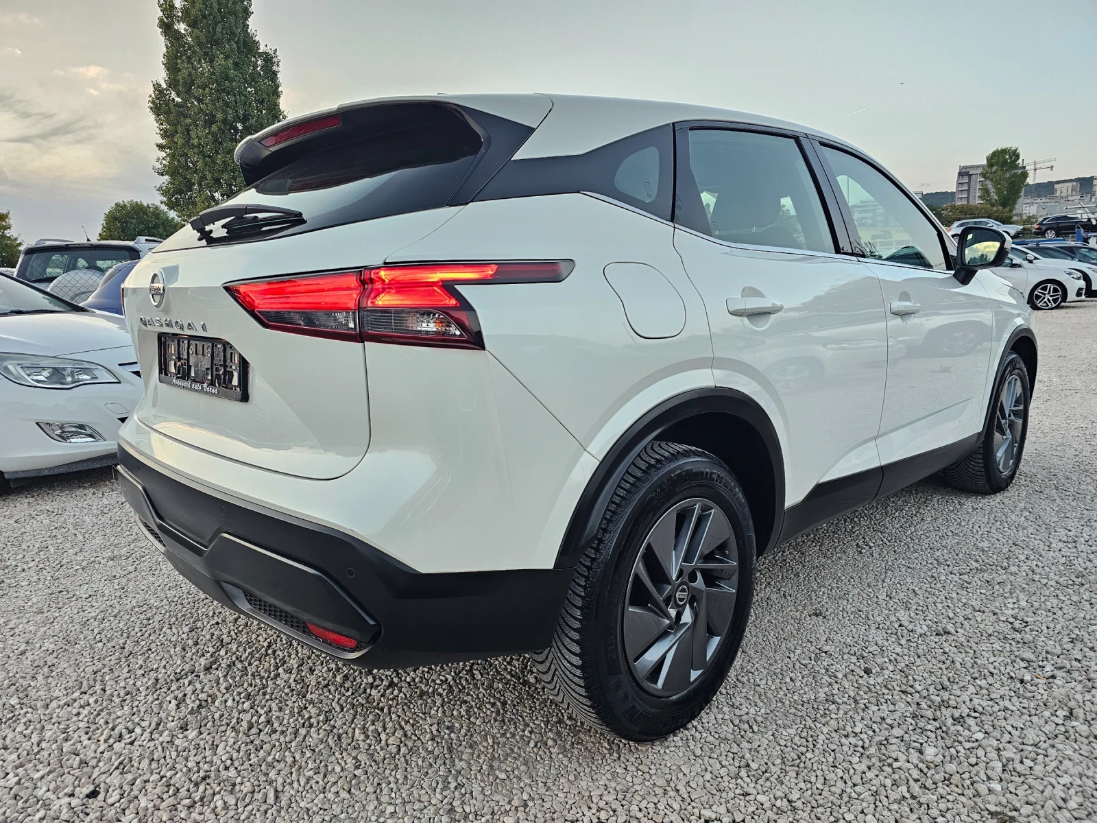 Nissan Qashqai 1.3i, 140к.с., снимка 4 - Автомобили и джипове - 56170768