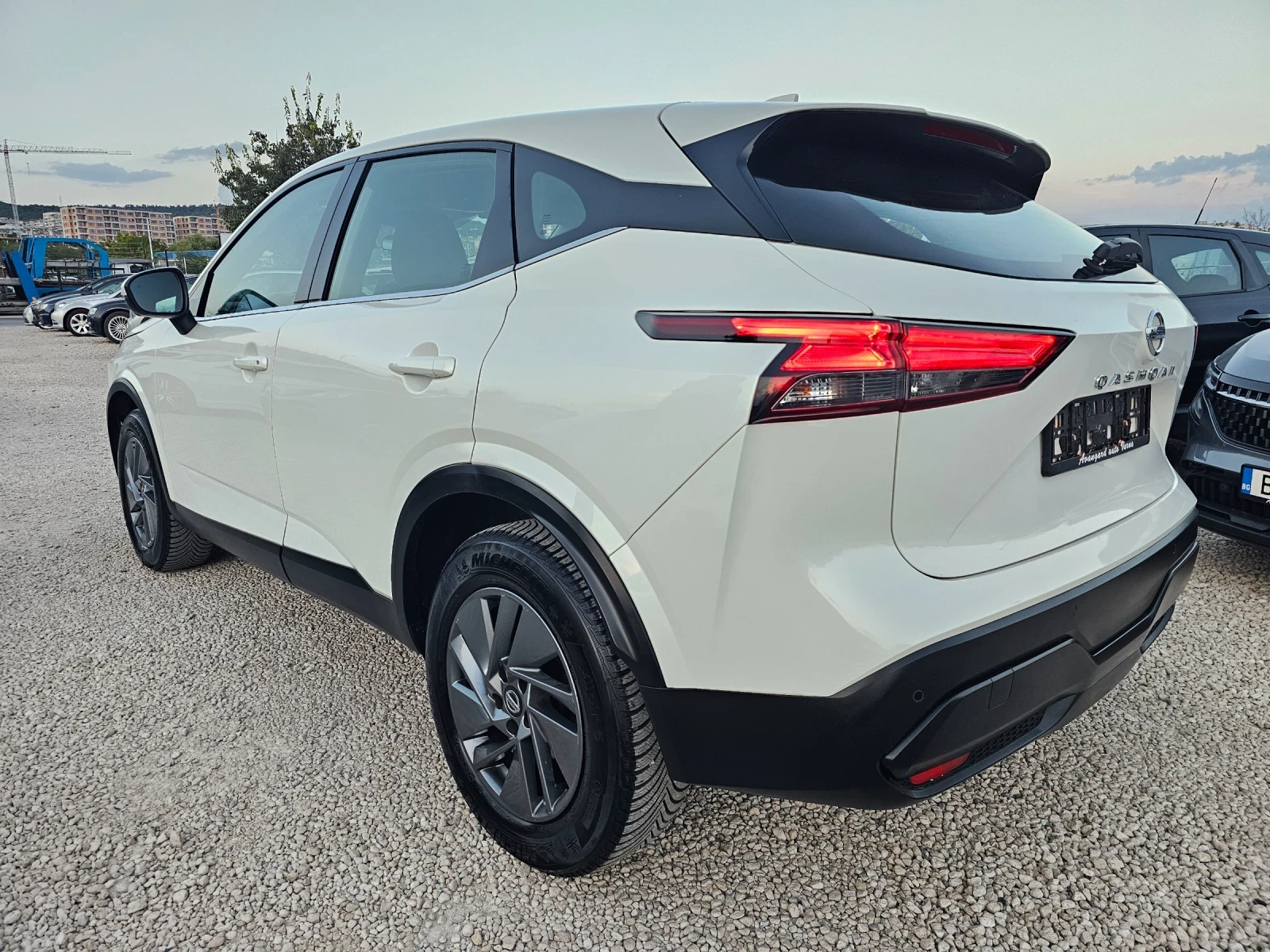 Nissan Qashqai 1.3i, 140к.с., снимка 6 - Автомобили и джипове - 56170768