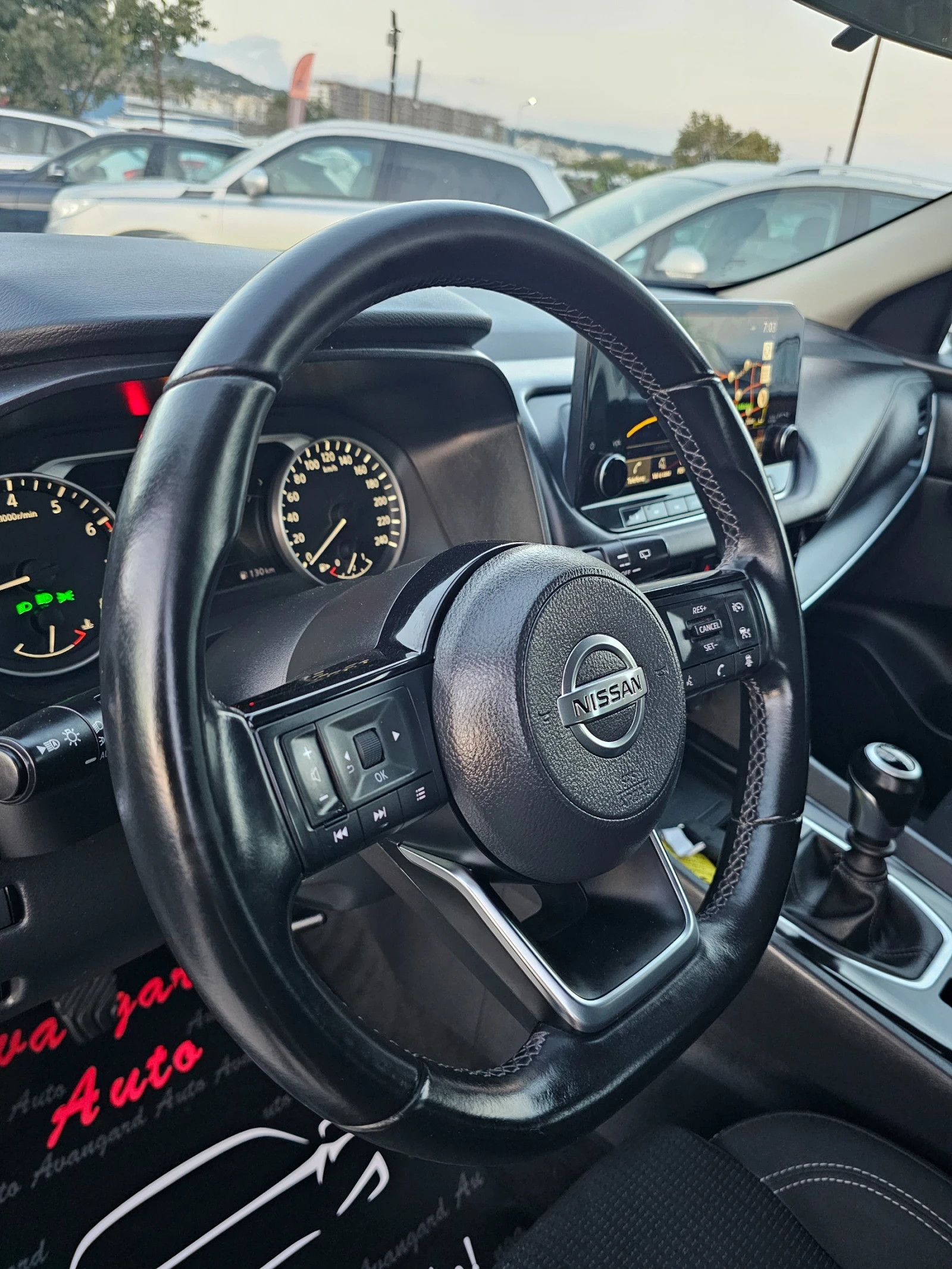 Nissan Qashqai 1.3i, 140к.с., снимка 12 - Автомобили и джипове - 56170768