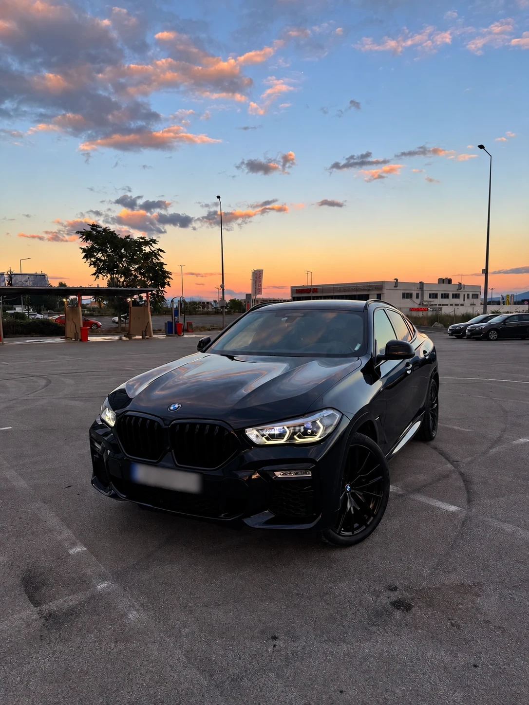 BMW X6 M50i