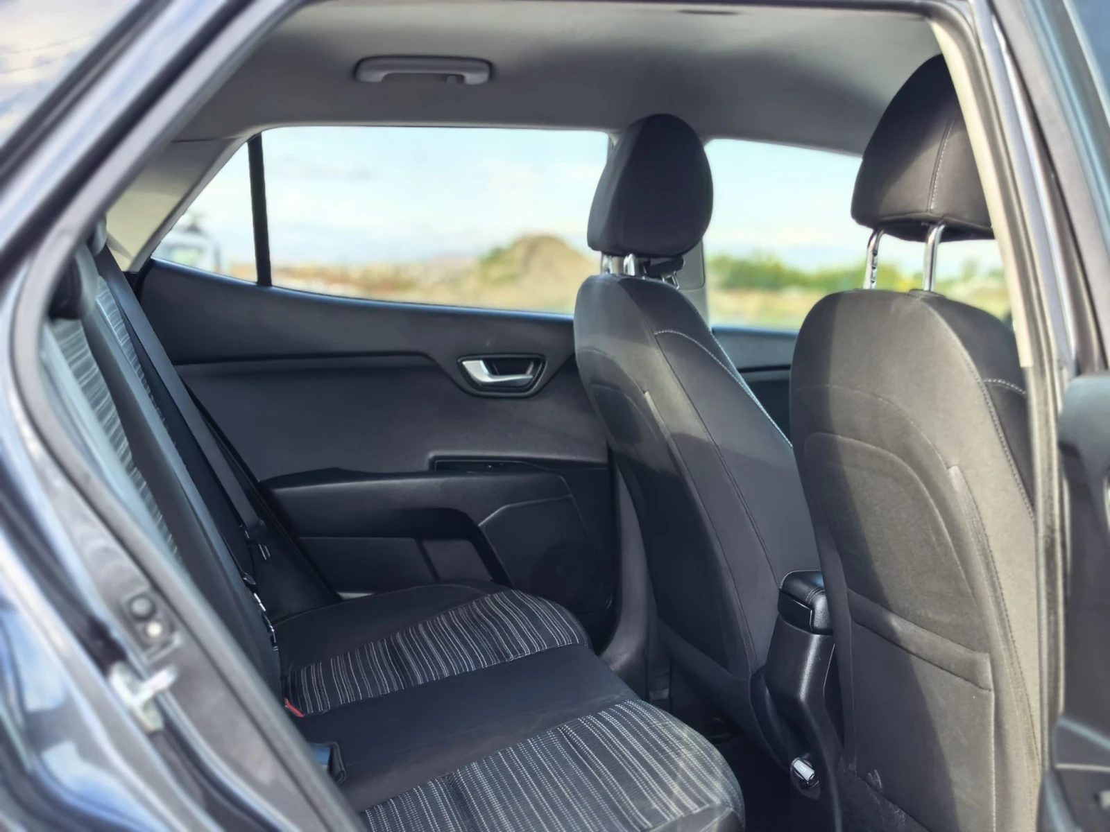 Kia Stonic 1.6 ����� 110 �.�. STYLE! �������� ���������!!! | Mobile.bg � ����������� 12