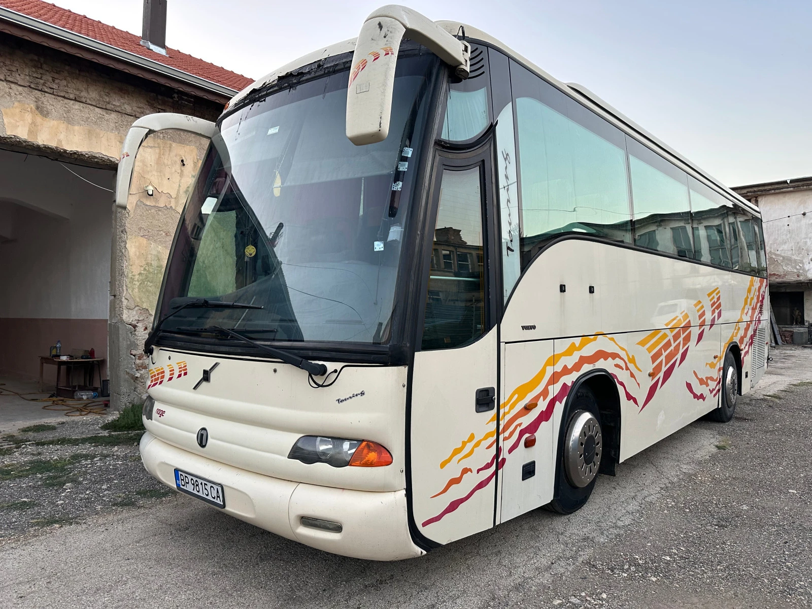 Volvo B10m B7R(48+ 1)места, снимка 1