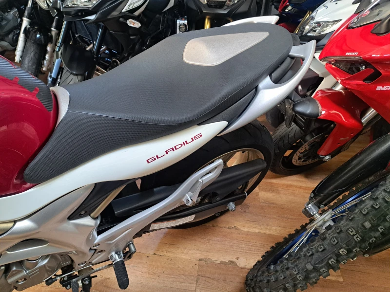 Suzuki Gladius 650i, снимка 8 - Мотоциклети и мототехника - 47858402