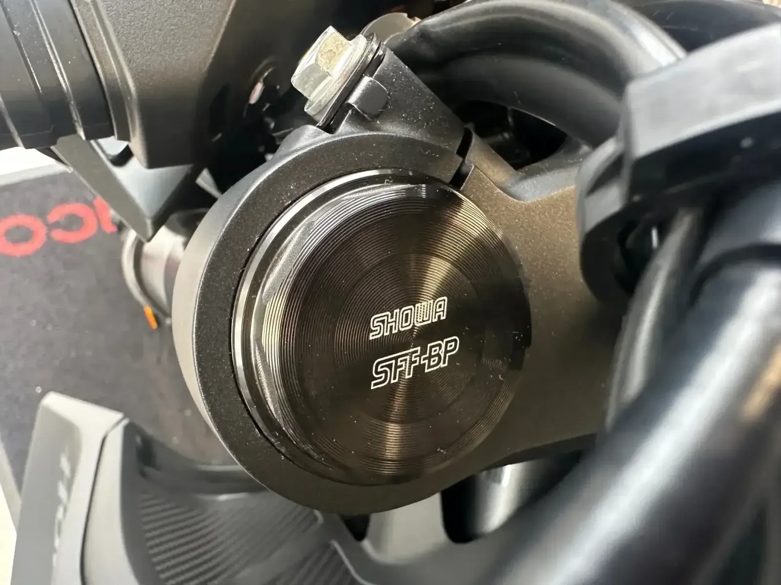 Honda Hornet 750 НОВ 0км. MAT BALLISTIC BLACK - изображение 3