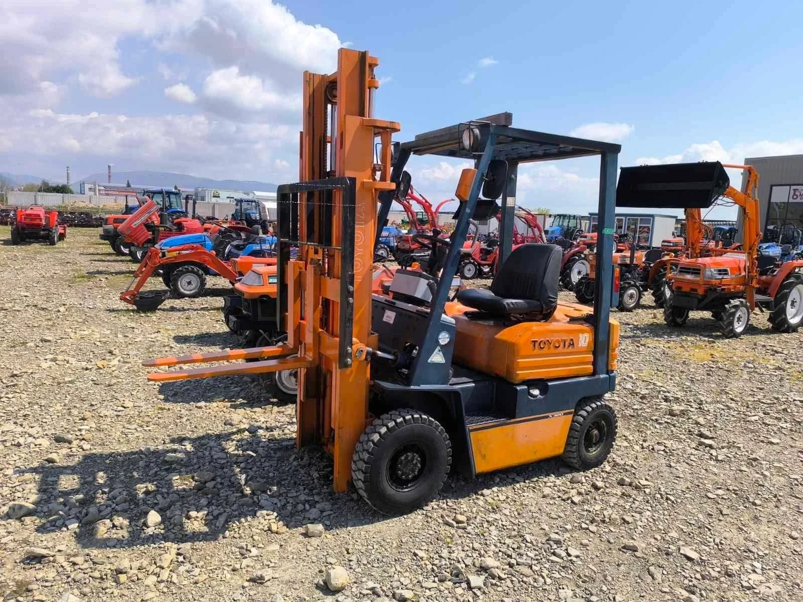 Трактор Kubota, снимка 13 - Селскостопанска техника - 56209436