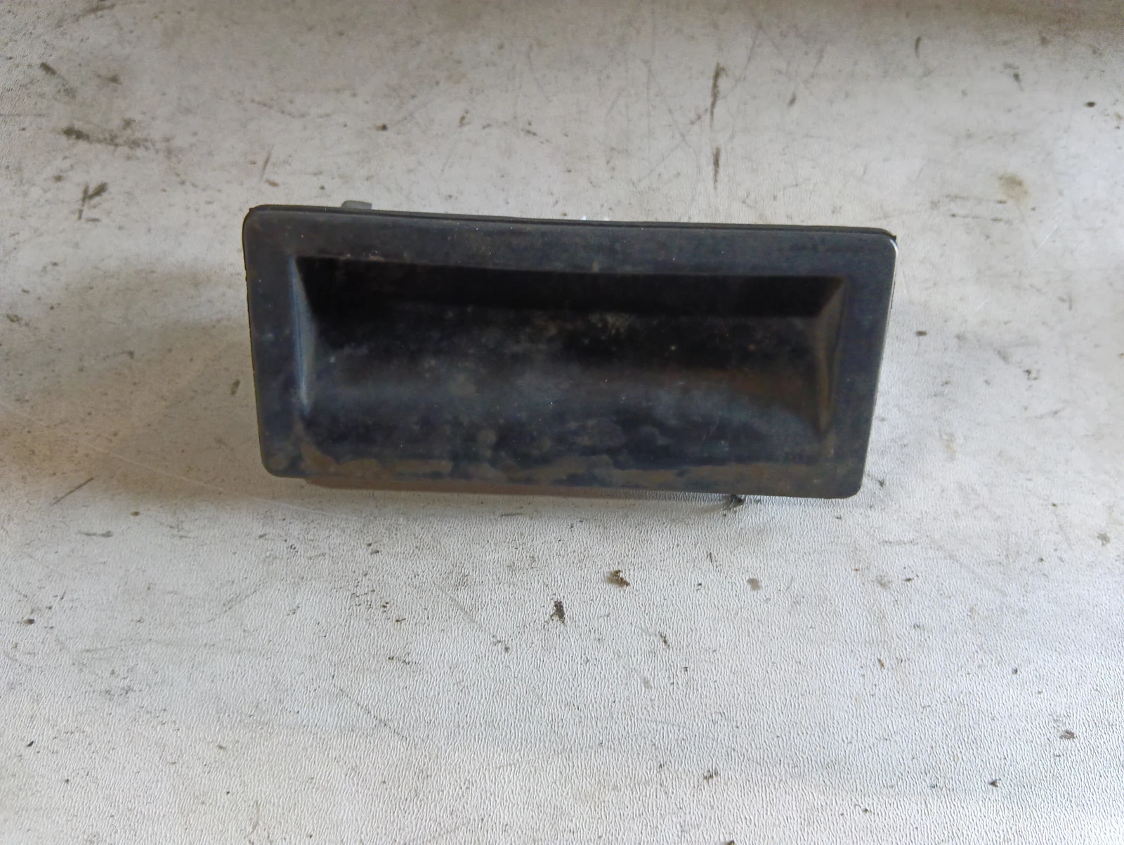 копче отваряне заден капак 5N0827566T Audi A3