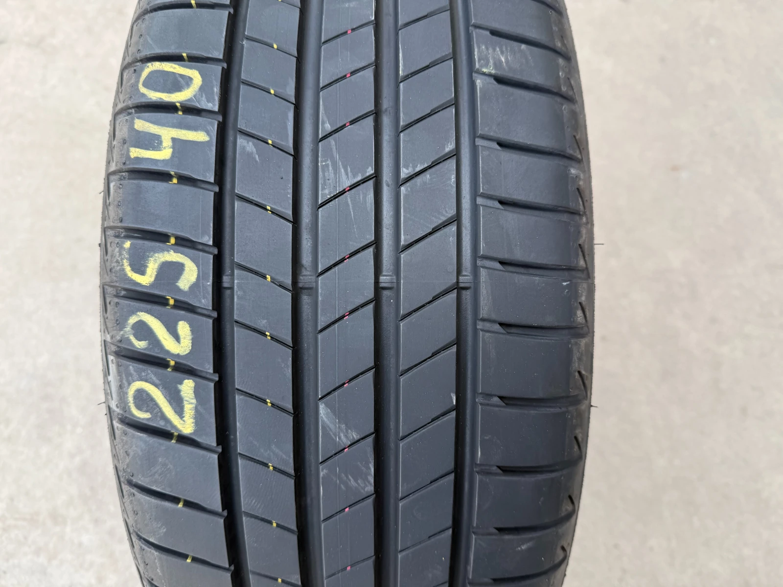 ���� 225/40R19 | Mobile.bg � ����������� 2