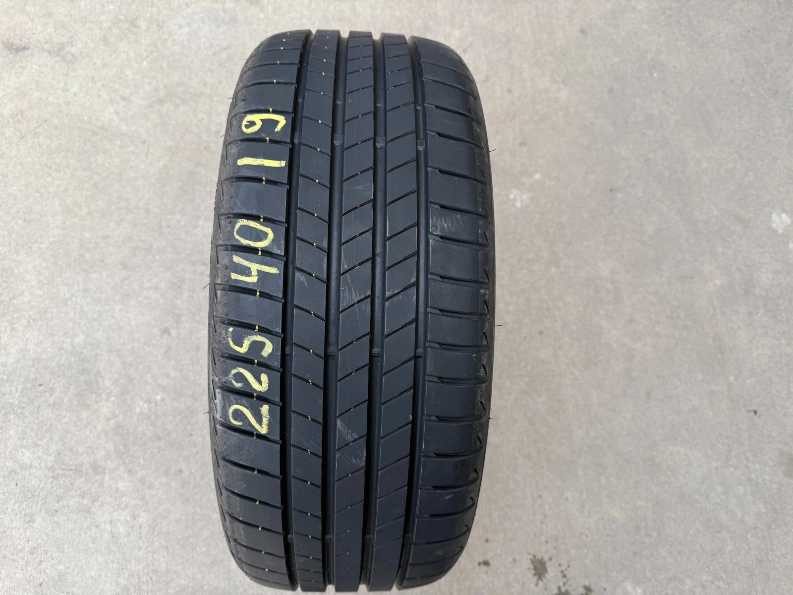 Гуми Летни 225/40R19