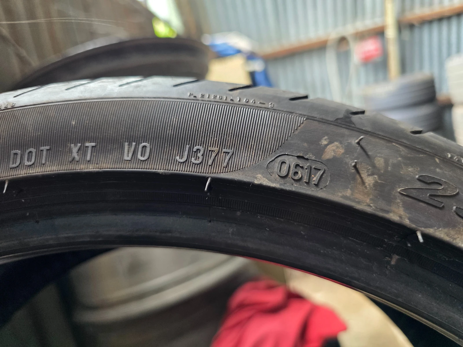 Гуми Летни 235/35R19, снимка 7 - Гуми и джанти - 55272494