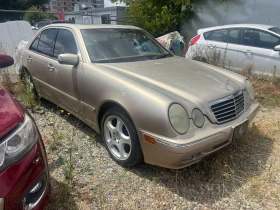 Mercedes-Benz E 320 2 броя, снимка 5