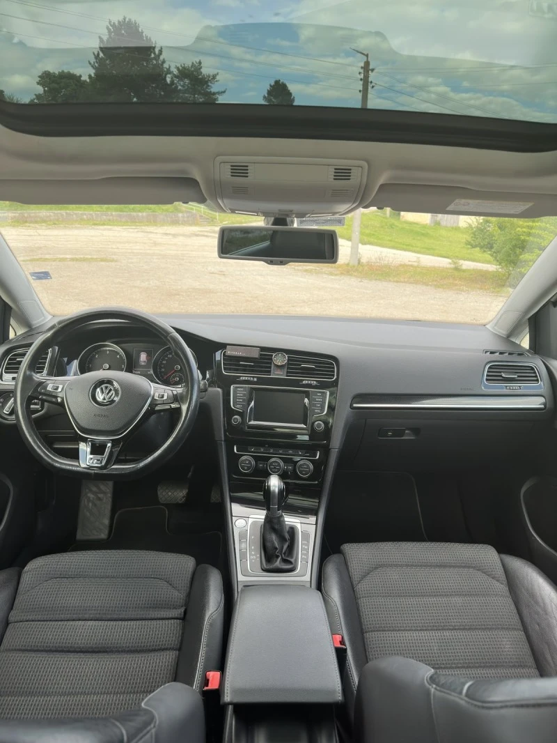 VW Golf 1.6 TDI R-line, снимка 10 - Автомобили и джипове - 40693604