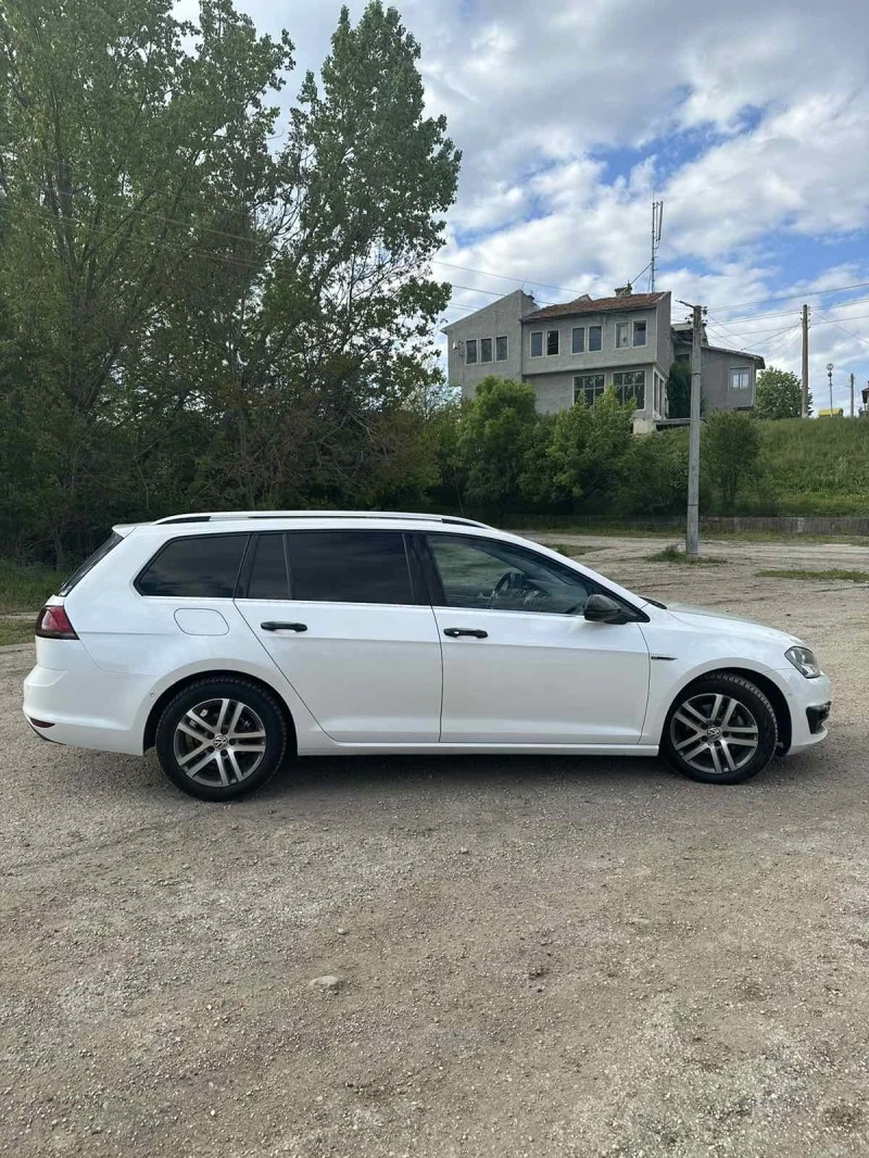 VW Golf 1.6 TDI R-line, снимка 4 - Автомобили и джипове - 40693604