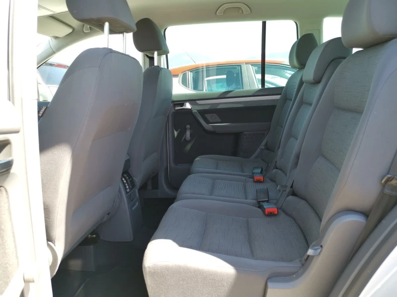 VW Touran 1.6i GPL FACE, снимка 7 - Автомобили и джипове - 46354469