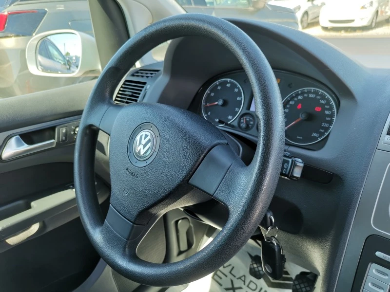 VW Touran 1.6i GPL FACE, снимка 13 - Автомобили и джипове - 46354469