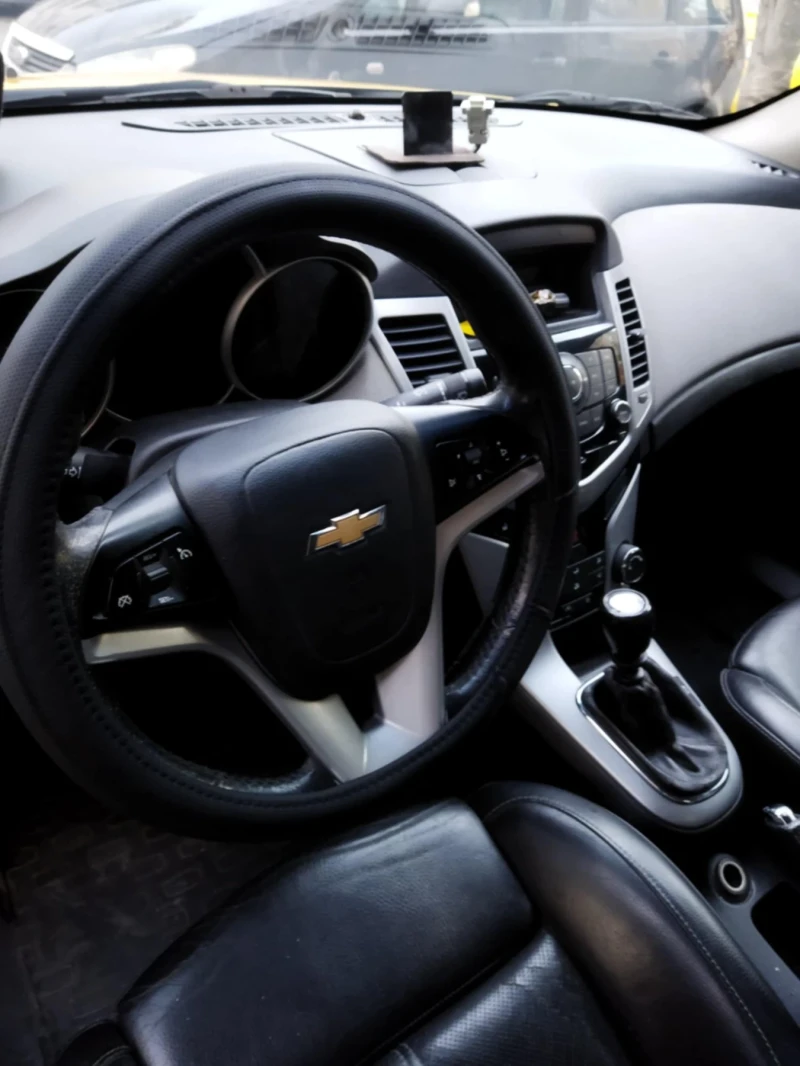 Chevrolet Cruze, снимка 4 - Автомобили и джипове - 52325114