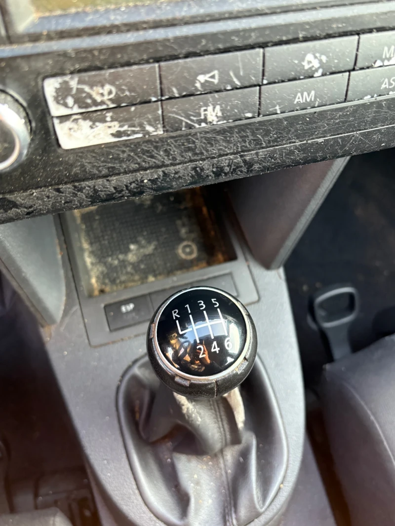 VW Touran, снимка 5 - Автомобили и джипове - 52215019