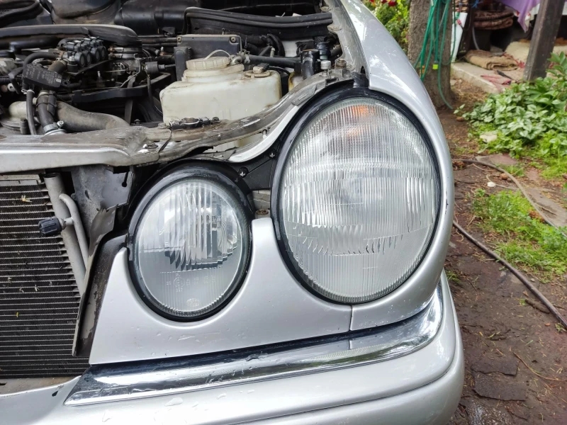 Mercedes-Benz E 230 2300, снимка 11 - Автомобили и джипове - 53248820