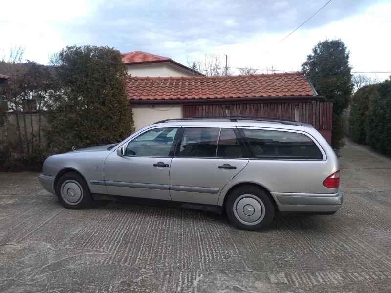 Mercedes-Benz E 230 2300