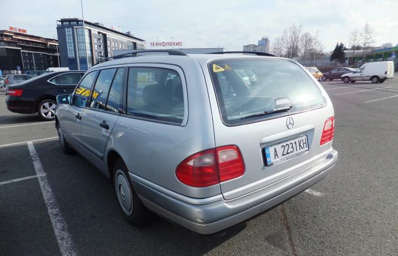 Mercedes-Benz E 230 2300, снимка 6 - Автомобили и джипове - 53248820