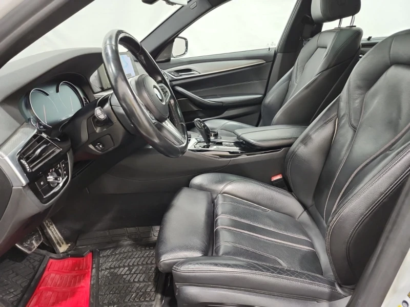 BMW 530 XDRIVE * В48* M PACK* HEAD UP* ПОДГРЕВИ* , снимка 7 - Автомобили и джипове - 53561632
